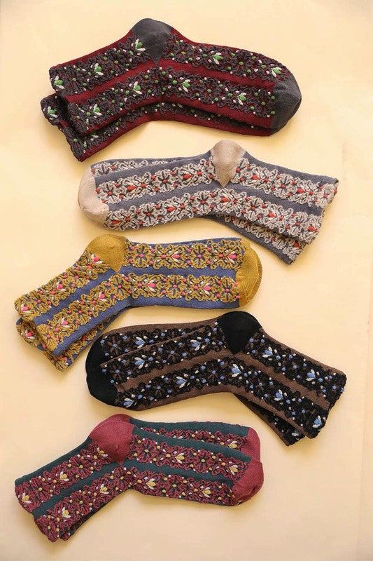 Embroidered Flower Pattern Socks | SHRIFAN